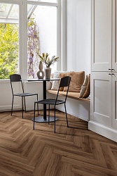 ПВХ-плитка замковая Classic Oak 24844 Layred Herringbone IVC MODULEO 24844CC