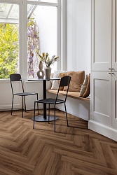 ПВХ-плитка замковая Classic Oak 24844 Layred Herringbone IVC Moduleo 24844CC