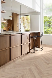 ПВХ-плитка замковая Blackjack Oak 22210 Layred Herringbone IVC MODULEO 22210CC